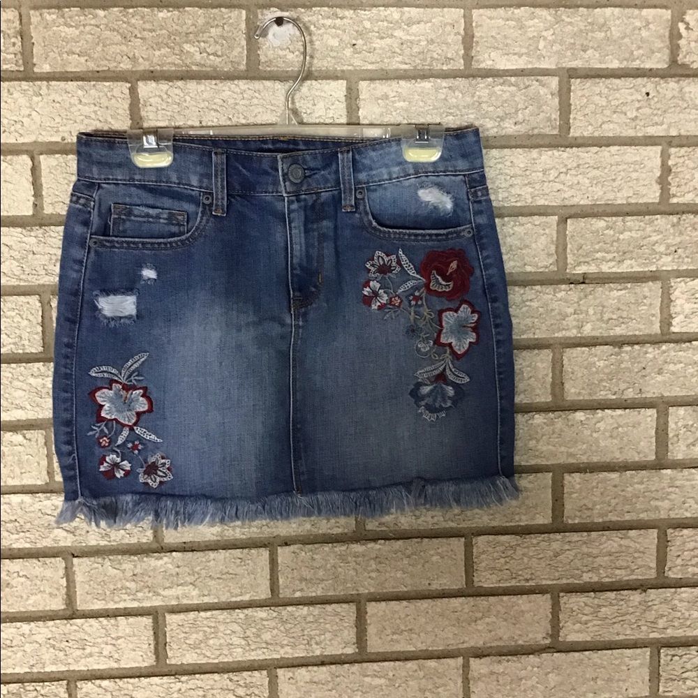 Aeropostale denim flowered skirt size 6.